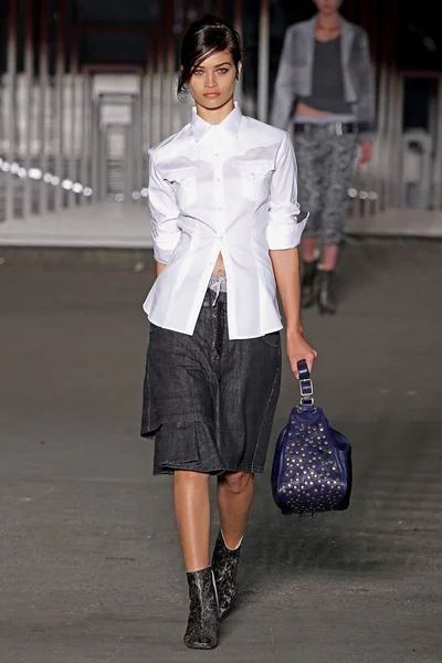 Look 19